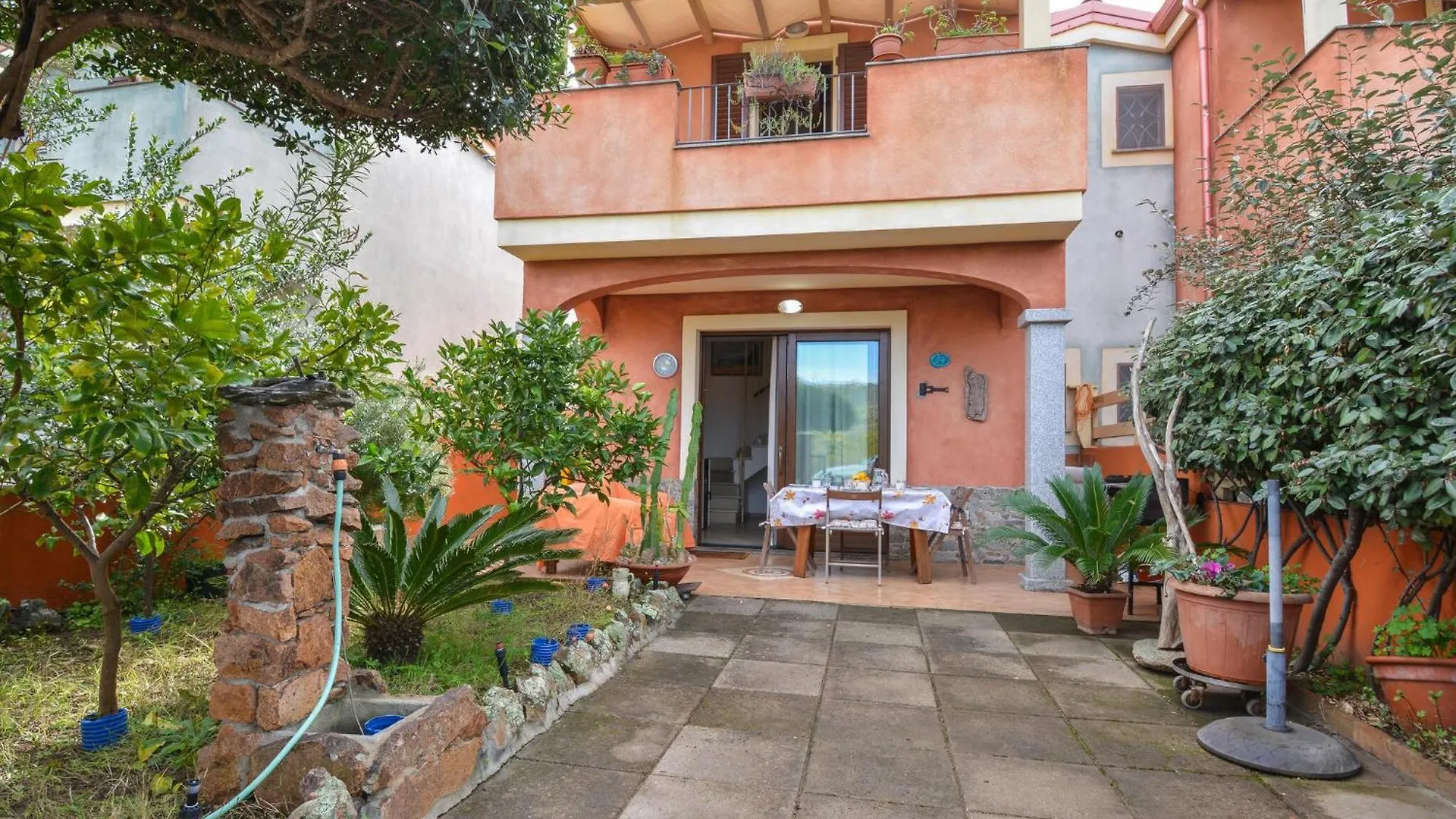 1 Bedroom Lovely Home In Viddalba
